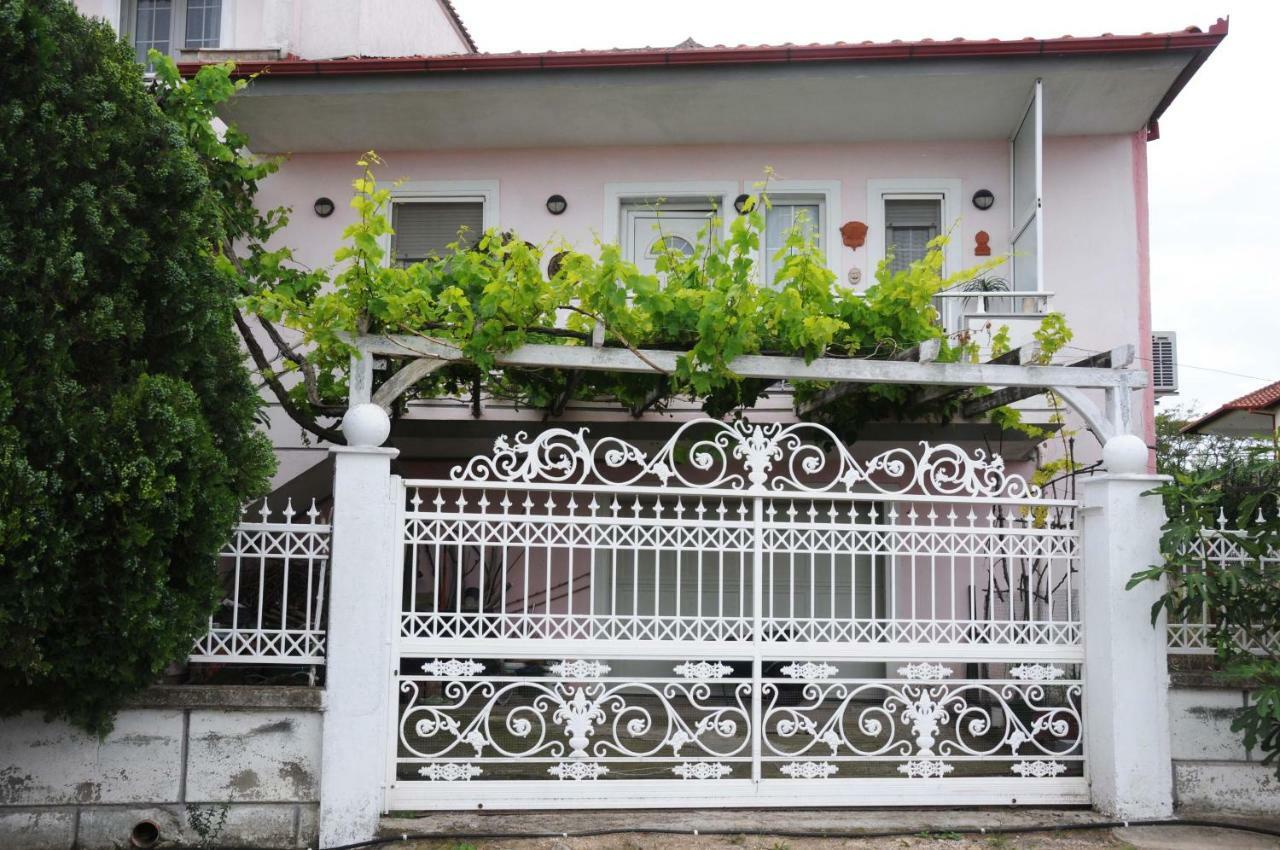 Apartmán House Of Arts Pélla Exteriér fotografie